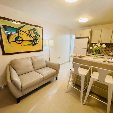 庞塞Compact Haven With Private Entrance And Free Parking And Laundry公寓 外观 照片