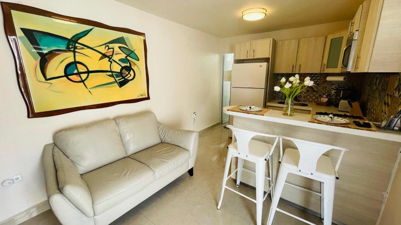 庞塞Compact Haven With Private Entrance And Free Parking And Laundry公寓 外观 照片